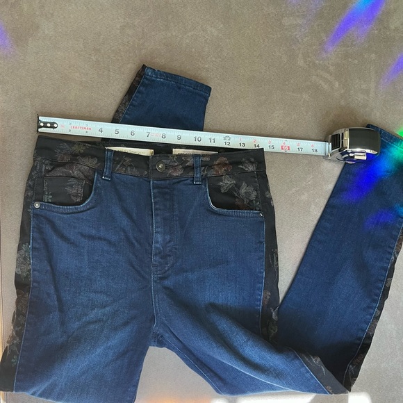 Pilcro Ultra High-Rise Floral Contrast Painted Colorblock Skinny Jeans Anthro - Picture 4 of 12